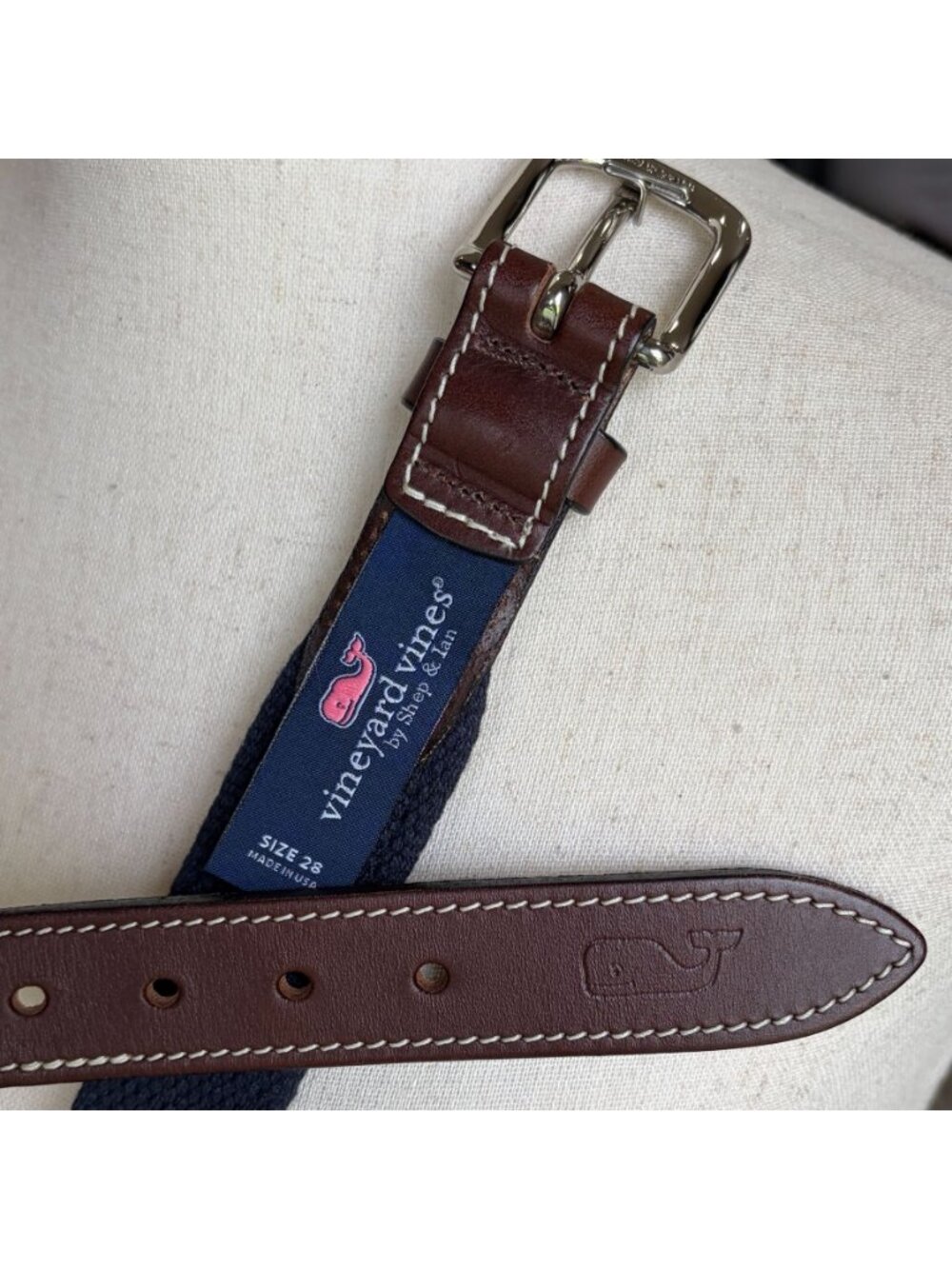 Vineyard Vines Belt Size 28 Blue Fish Pattern Canvas Leather Trim Whale Logo - Picture 7 of 8